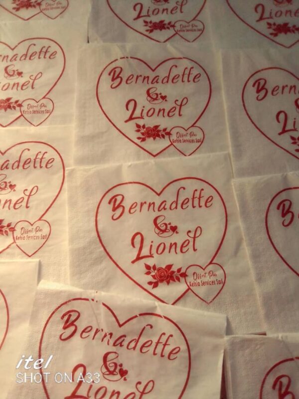 Mouchoirs de table personnalisés pour mariage et événements à Yaoundé et Douala